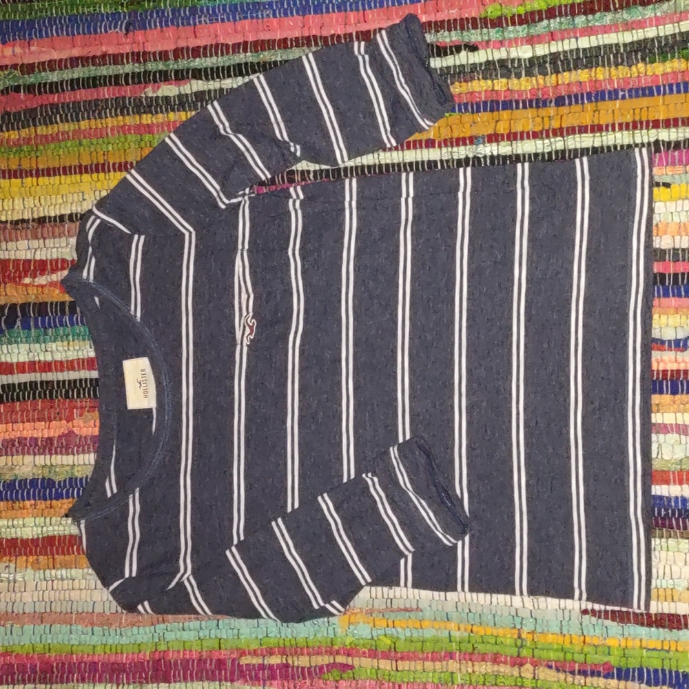 Women's Hollister top size small